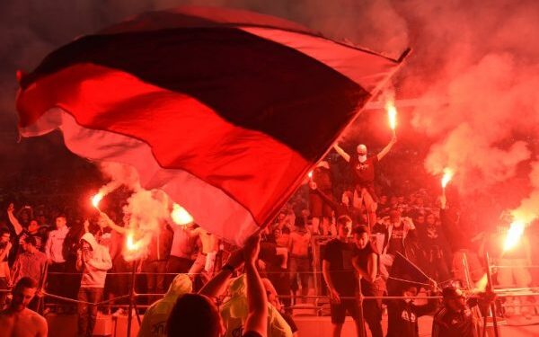 Supporters OL fumigènes