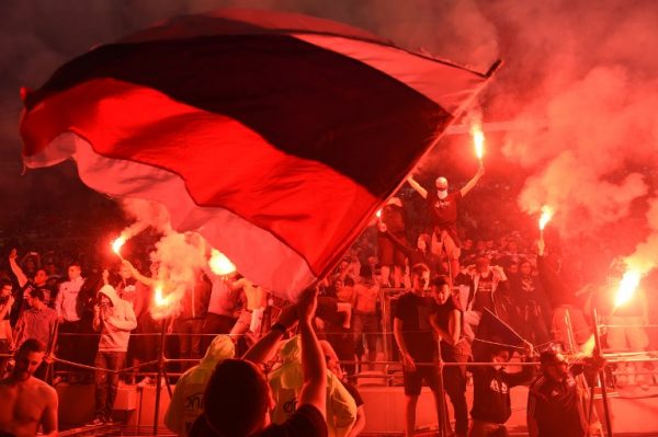 Supporters OL fumigènes