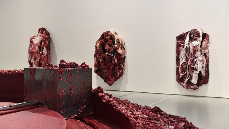 Anish Kapoor Red Homeland vue expo MAMC 1