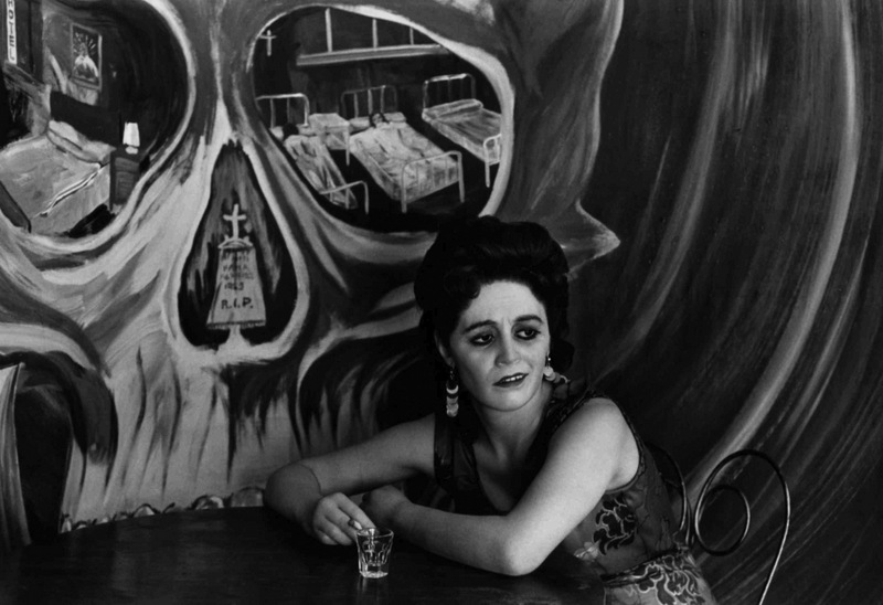 Graciela Iturbide, Mexico D.F., 1977, Épreuve gélatino-argentique, Musée national d'art moderne/ Centre de création industrielle, Centre Pompidou, Paris. © Graciela Iturbide. Courtesy of Taka Ishii Gallery Photography / Film