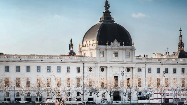 L’Hôtel-Dieu rénové vu du Rhône © Tim Douet, 2018