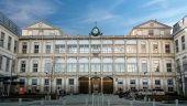 L’entrée de l’hôpital de la Croix-Rousse, à Lyon © Tim Douet