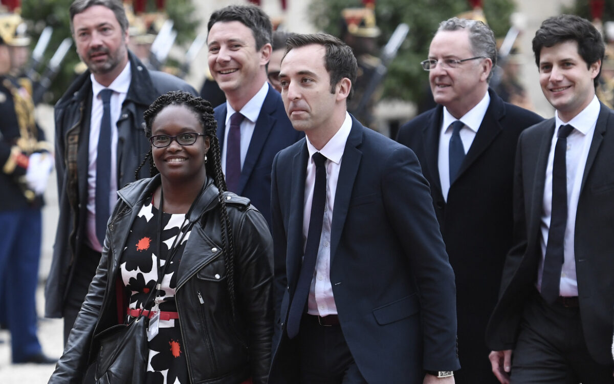 Jean-Marie Girier (au premier plan) arrivant à l’Elysée avec Arnaud Leroy, Sibeth Ndiaye, Benjamin Griveaux, Richard Ferrand et Julien Denormandie, le 14 mai 2017 © Stéphane de Sakutin / AFP
