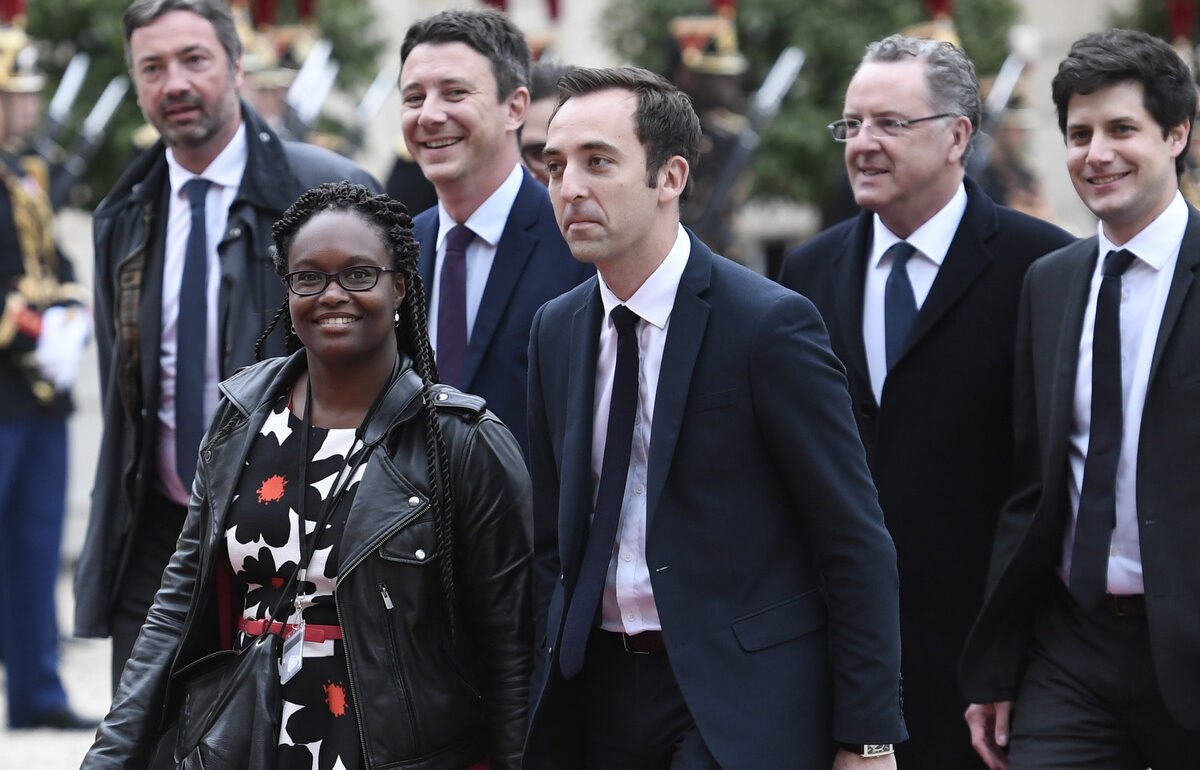 Jean-Marie Girier (au premier plan) arrivant à l’Elysée avec Arnaud Leroy, Sibeth Ndiaye, Benjamin Griveaux, Richard Ferrand et Julien Denormandie, le 14 mai 2017 © Stéphane de Sakutin / AFP