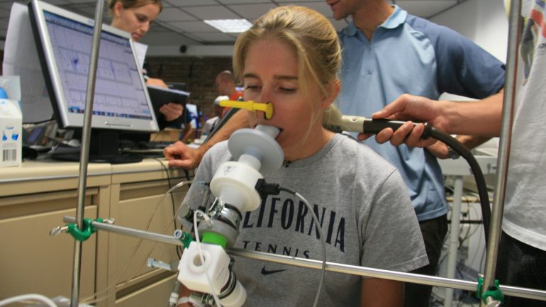 Tests physiologiques à l'institut régional de médecine et d'ingénierie du sport de Saint-Etienne © DR