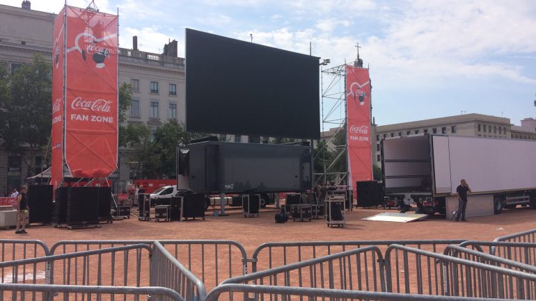 Coupe Du Monde A Lyon Place Bellecour La Fan Zone Prend Forme