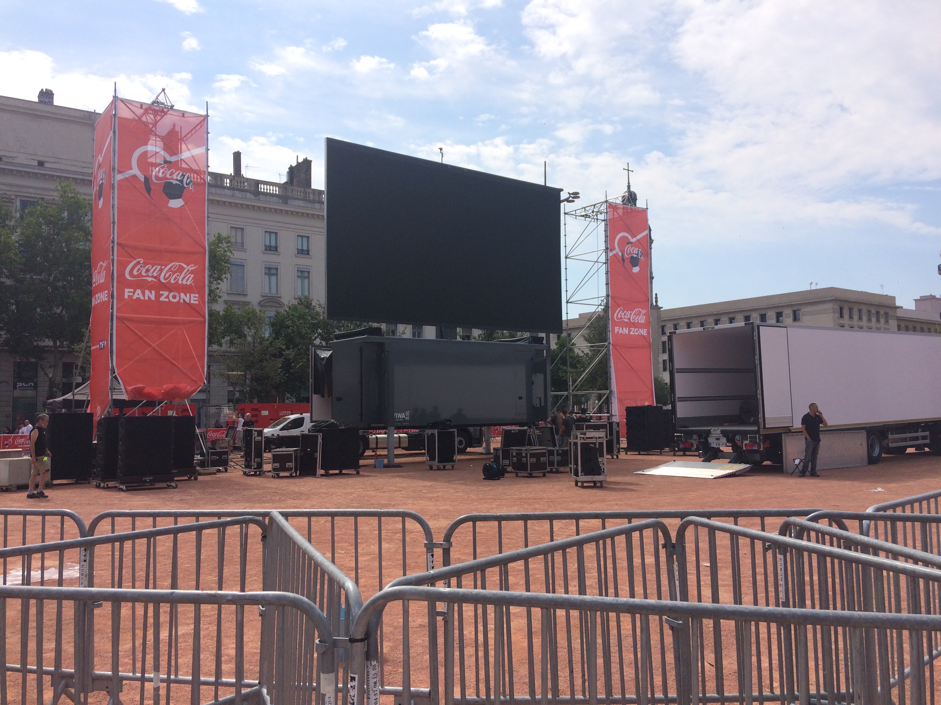 Coupe Du Monde A Lyon Place Bellecour La Fan Zone Prend Forme