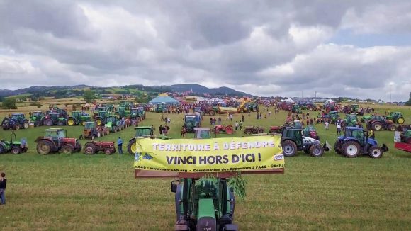 Manifestation contre l’A45, en 2017, dans les monts du Lyonnais © DR