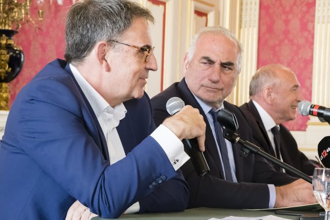 David Kimelfeld, Georges Képénékian et Gérard Collomb, à l’hôtel de ville de Lyon, le 17 octobre 2018 © Tim Douet