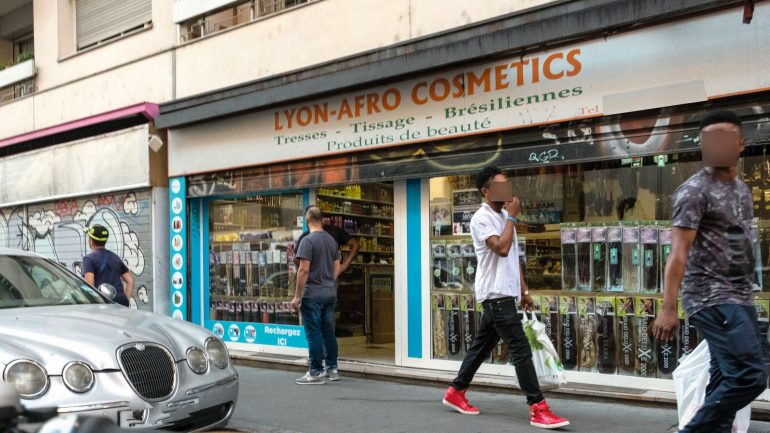 Boutique de produits africains à la Guillotière (Lyon 7e) © Tim Douet