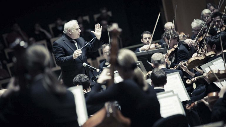 Leonard Slatkin dirigeant l’ONL © David Duchon-Doris