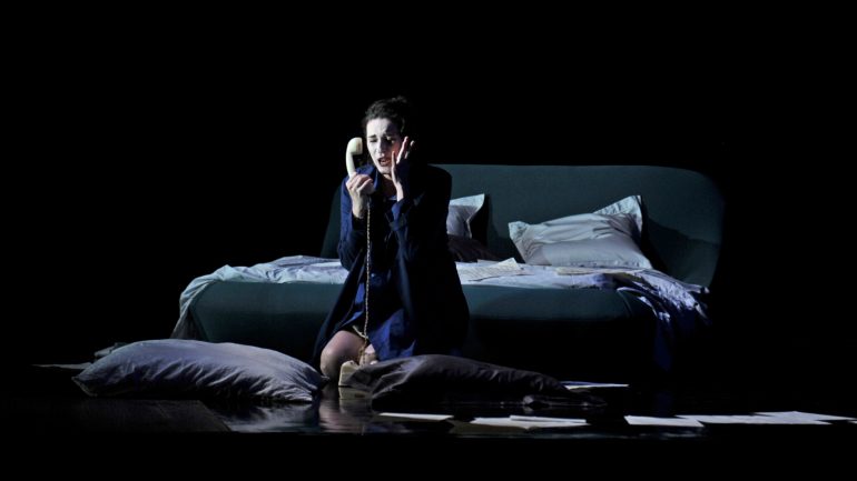 La soprano Véronique Gens dans “La Voix humaine” de Jean Cocteau – Mise en scène Christian Schiaretti © Danielle Pierre