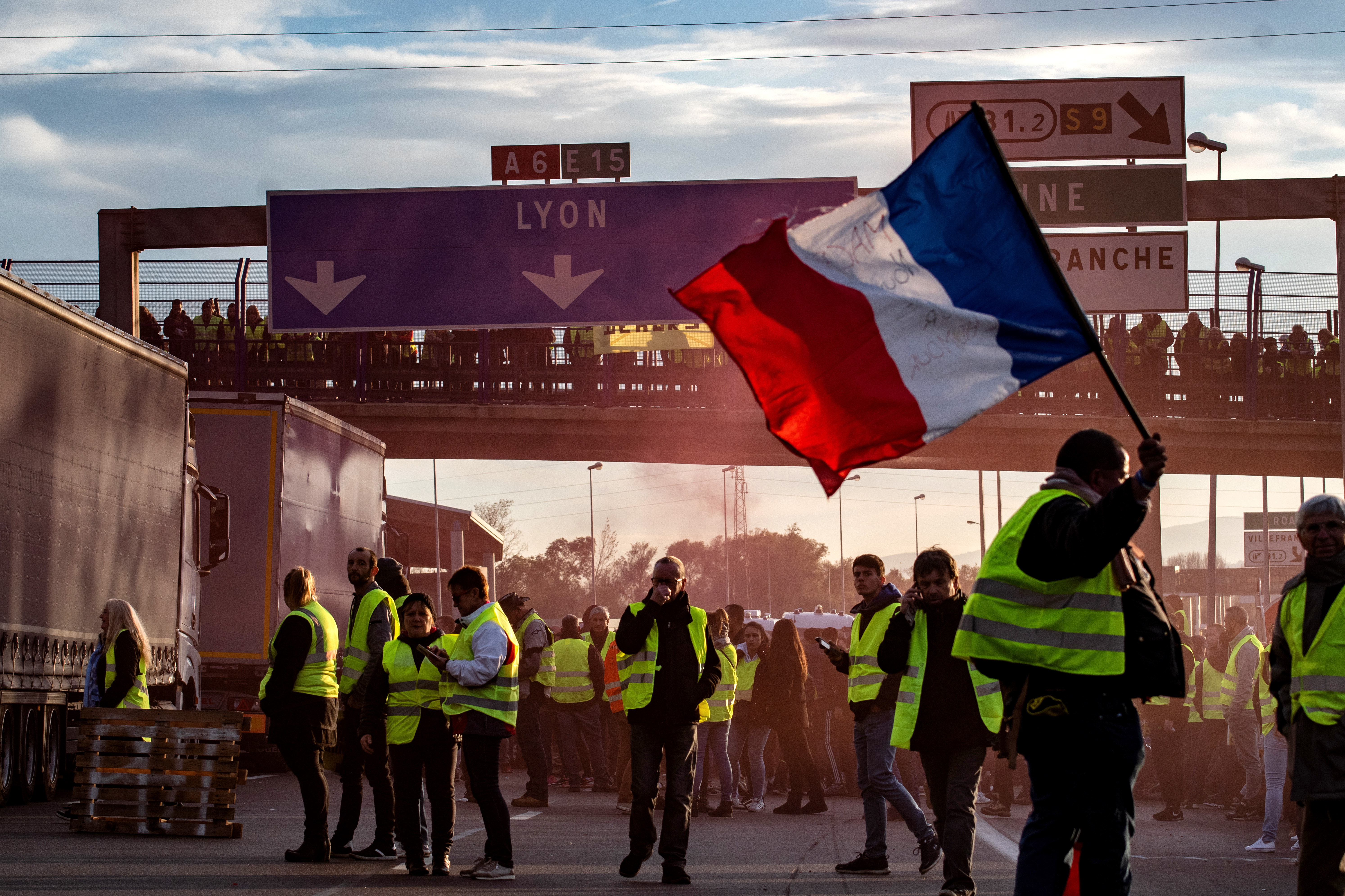 Les Blocages Gilets Jaunes à Villefranche Et Dans Le Rhône