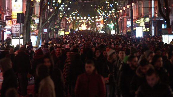 La foule à Lyon pendant la Fête des lumières 2016 © Jean-Philippe Ksiazek / AFP