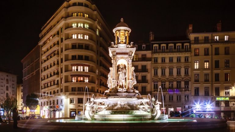 Vue de Lyon la nuit