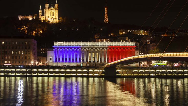 vue de lyon la nuit