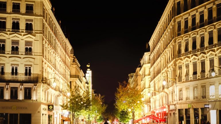Lyon la nuit – La rue de la République © Tim Douet