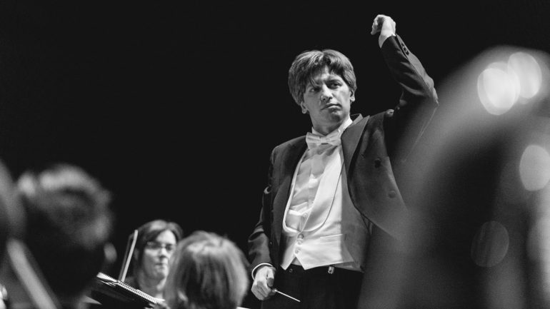 Daniele Rustioni dirigeant l’orchestre de l’Opéra de Lyon © Blandine Soulage