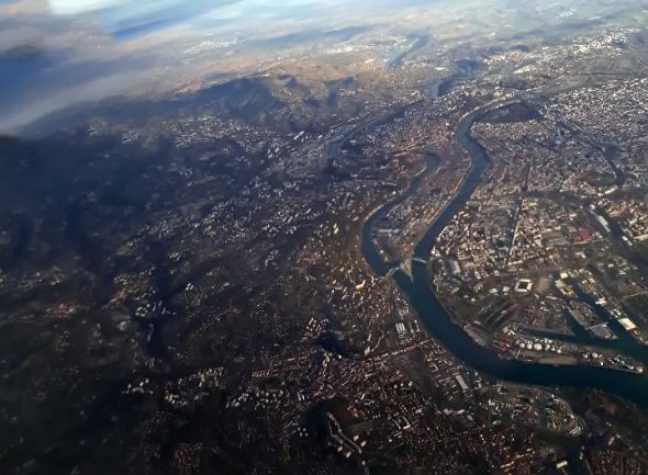 Lyon vu d’avion © P. Laplace