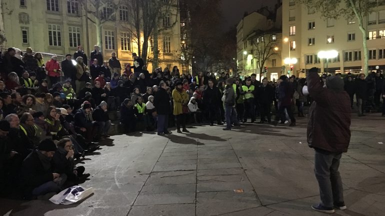 Assemblée générale des Gilets jaunes de Lyon, lundi 7 janvier, devant la Bourse du travail © Lyon Capitale