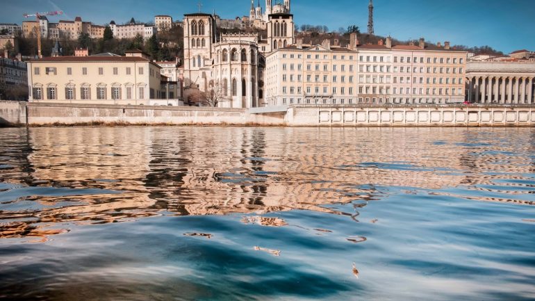 Lyon : des nappes d’hydrocarbures constatées sur la Saône le 29 janvier 2019 © Tim Douet
