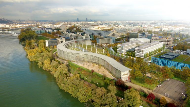 Lyon 7e / Gerland – Au premier plan, la Cité scolaire internationale © DR