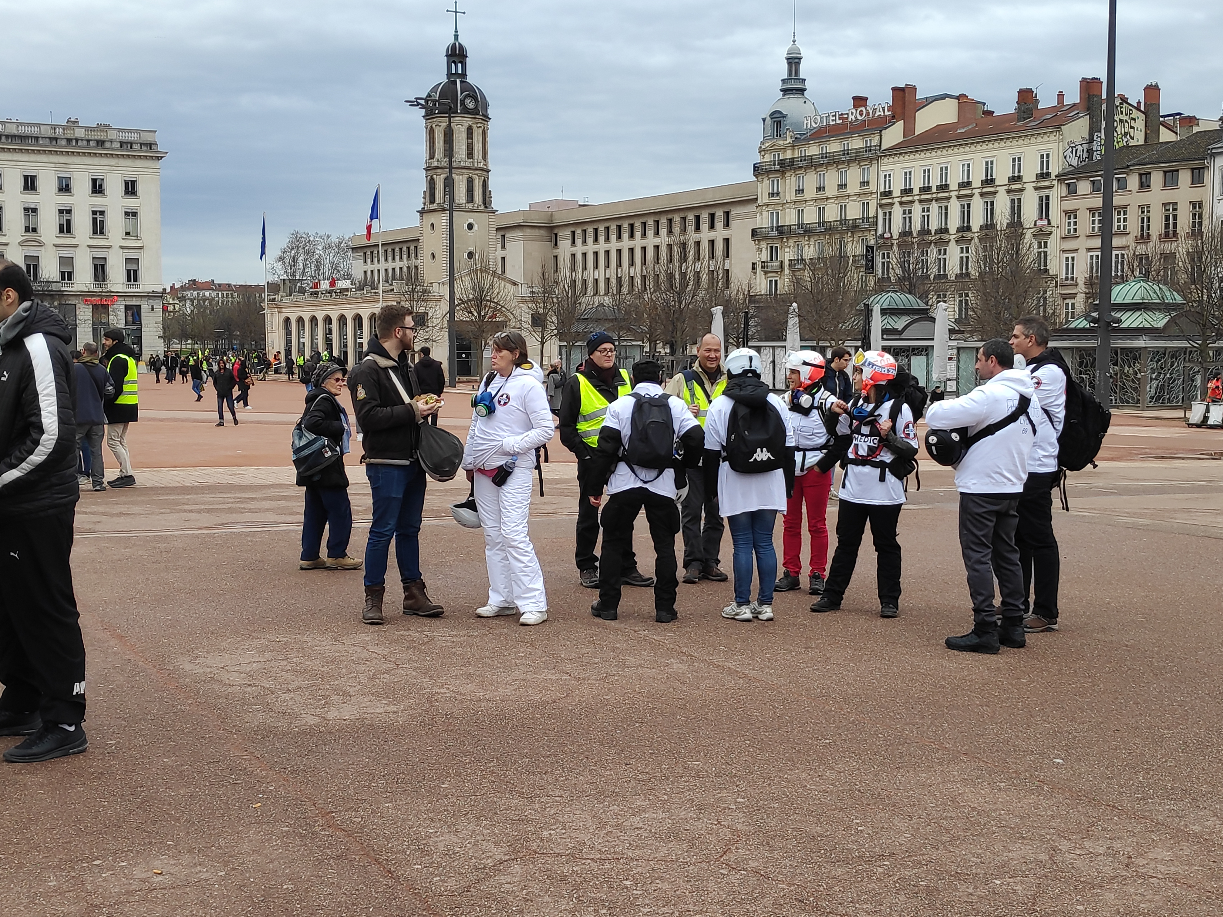 Gilets jaunes place Bellecour - Lyon, samedi 9 mars © Thomas Frénéat