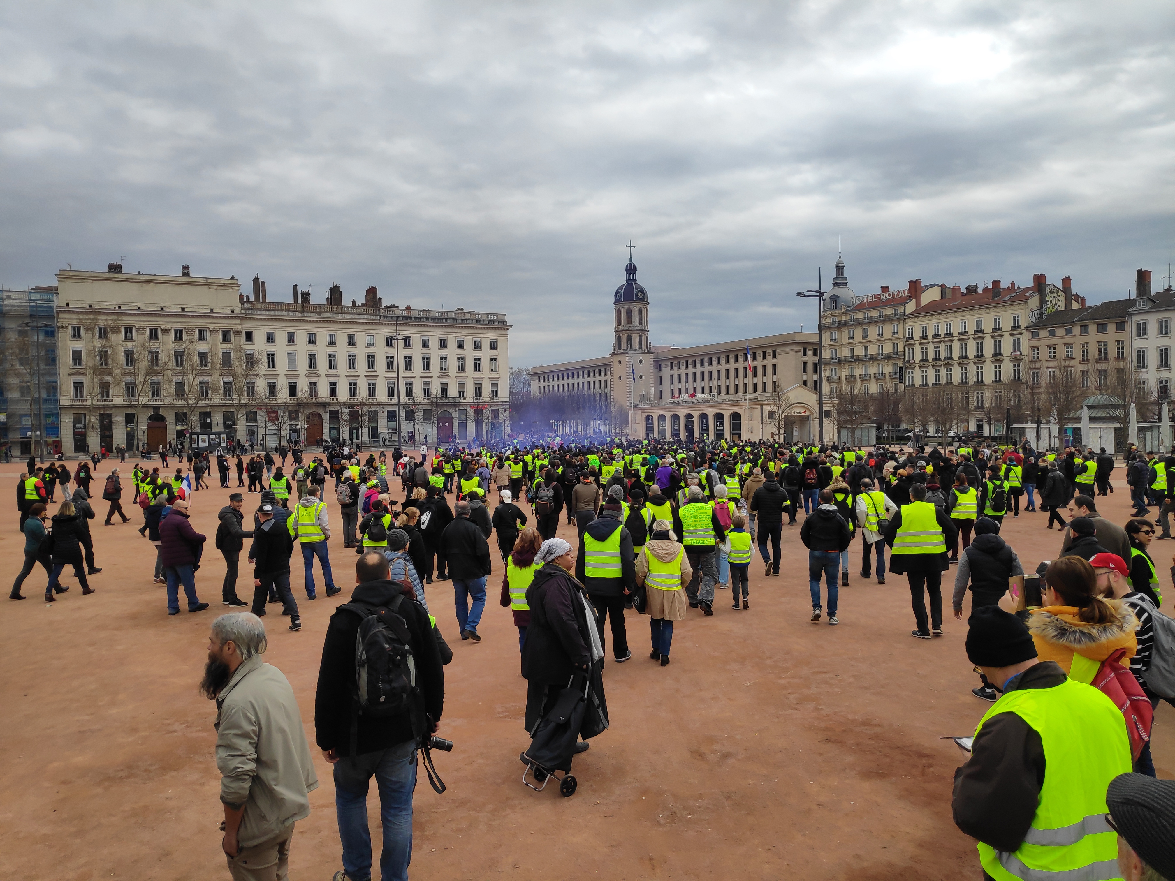 Gilets jaunes place Bellecour - Lyon, 9 mars 2019 © Thomas Frénéat