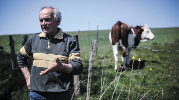 Christian Ferrière, agriculteur à Saint-Laurent-de-Chamousset © Antoine Merlet