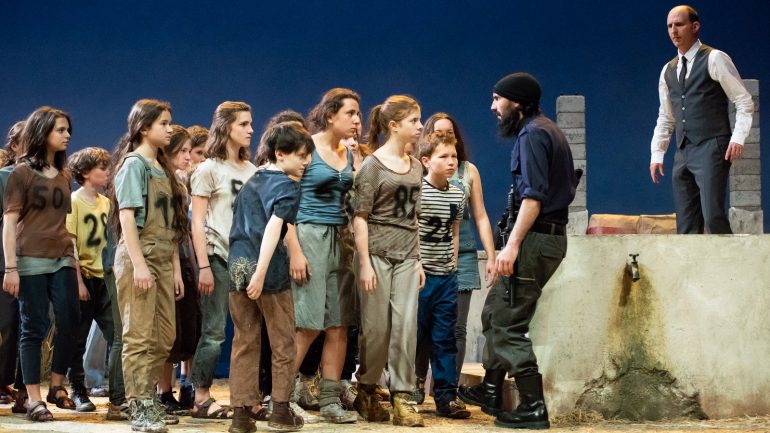 Les Enfants du Levant, avec les enfants de la maîtrise de l’opéra de Lyon – Mise en scène Pauline Laidet © Stofleth