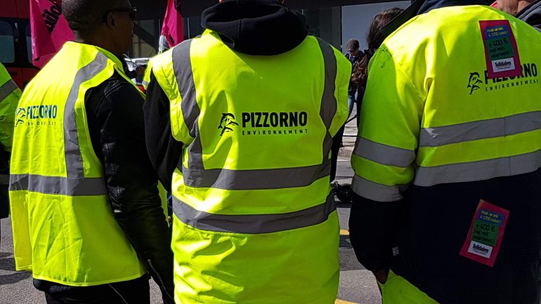 Manifestation devant la Métropole des salariés de Pizzorno © Simon Alves