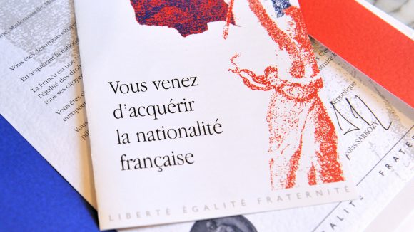 Livret de naturalisation © Alain Jocard / AFP