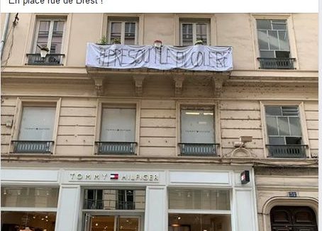 Des draps aux fenêtres contre les incivilités. Facebook du collectif Presqu'île en colère