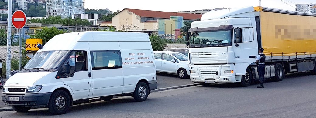Amplitude Chauffeur Routier Avant 5h Du Matin
