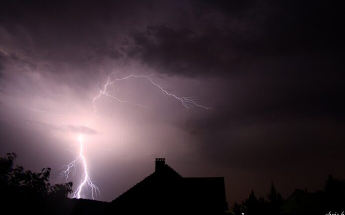 Orage. Crédits : christopher via Flickr