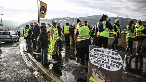 Rond-point de Givors, le 16 novembre 2019 – Acte 53 des Gilets jaunes © Antoine Merlet