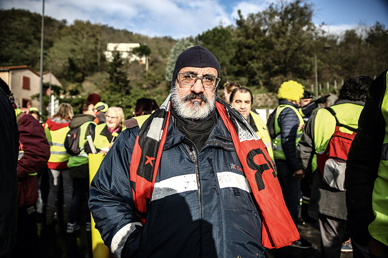 Amelino dit Le Che, gilet jaune sur le rond-point de Feyzin © Antoine Merlet