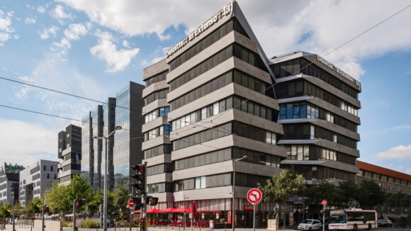 Immeuble de bureaux à la Confluence © Tim Douet 2018