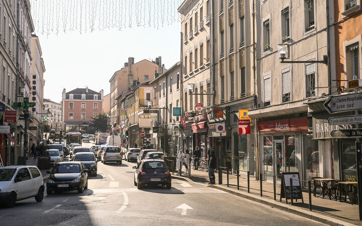 Oullins – la grande rue © Antoine Merlet