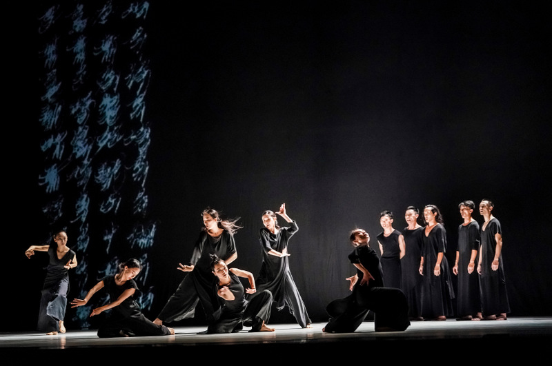 Thirteen tongues – Cloud Gate Dance Theatre © DR