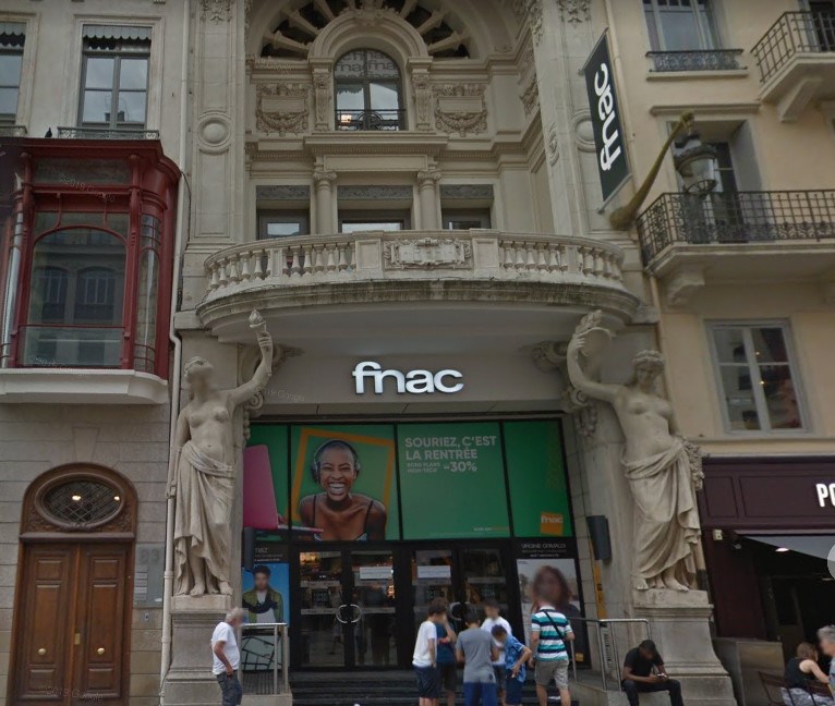 Les employés des Fnac de Lyon sont attendus devant le magasin de Bellecour pour un rassemblement pour dénoncer leur conditions de travail.