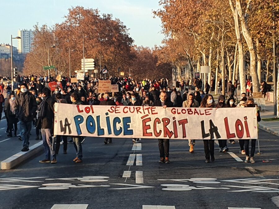 manifestants quai de Rhône