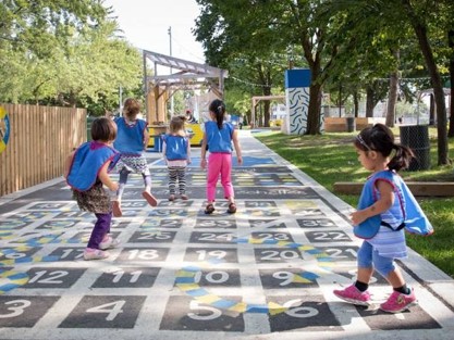 enfants rue piéton