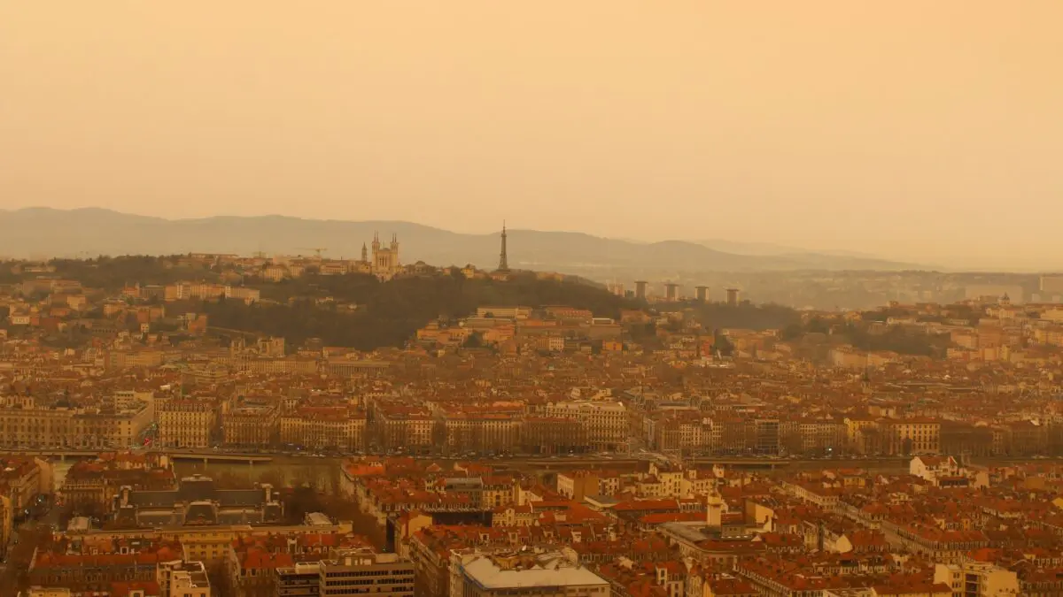 Lyon Nuage De Sable Episode 2 Lundi