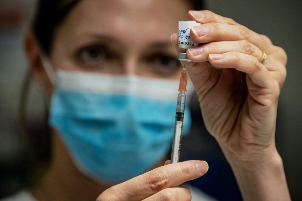 Une employée d'une officine de Caluire délivrait de faux certificats de vaccination à ses proches.