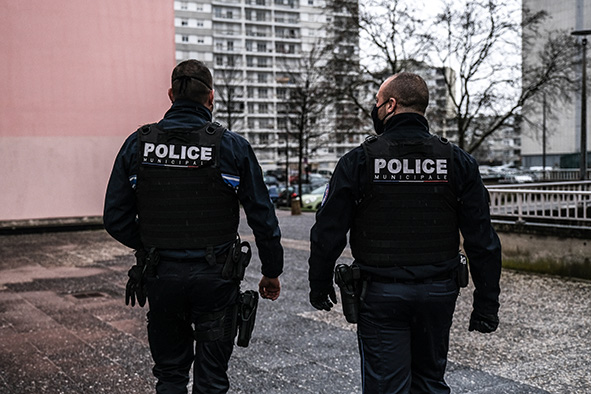 Le suspect tente de cambrioler un commerce du 8me arrondissement de Lyon avec un marteau.@Antoine Merlet