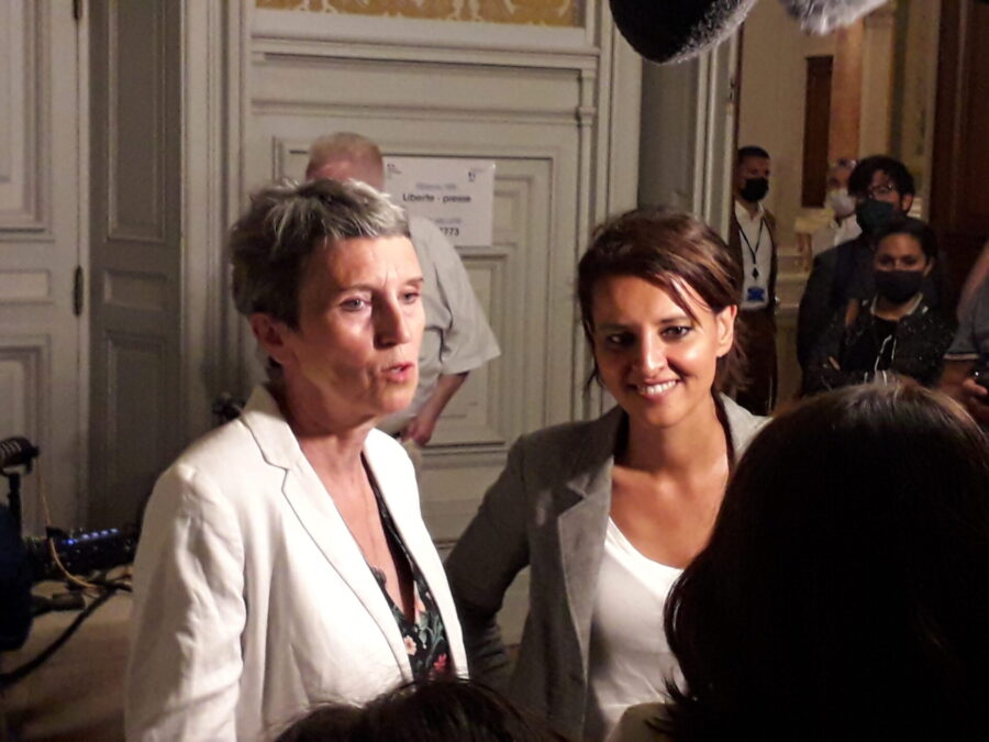 Fabienne Grébert ( Groupe Ecologistes) et Najat Vallaud-Belkacem (SED), cosignatrices de la lettre pour l'accueil des réfugiés ukrainiens. @AnthonyFaure