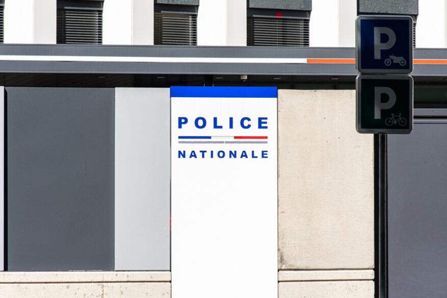 Loire : il menace avec un couteau, un homme de 35 ans tué par un policier vers Saint-Etienne - Vimarsana News