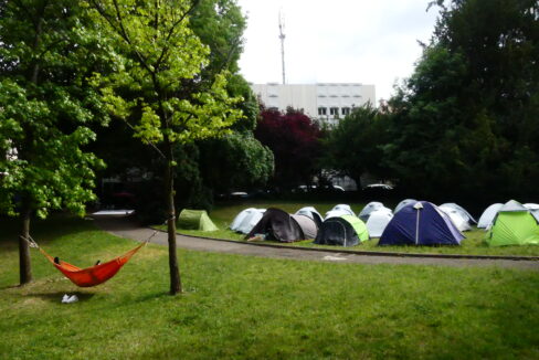 Un campement de migrants à la Croix-Rousse, le 7 juin 2021 rue Hénon.