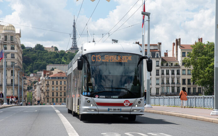 bus, TCL, Lyon, transports en commun